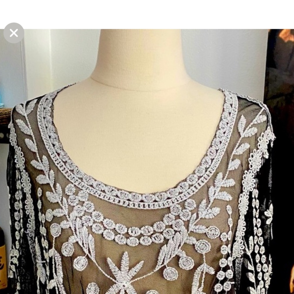 Black and white Lace long sleeve